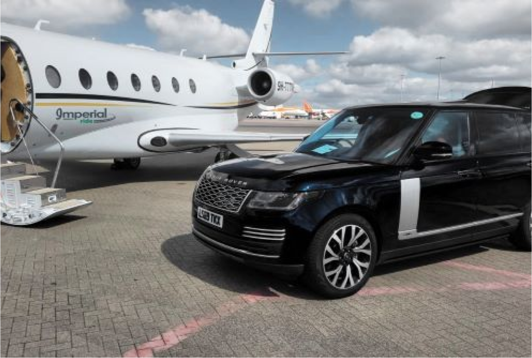 Luxury airport transfer chauffeur service Australia terminal pickup